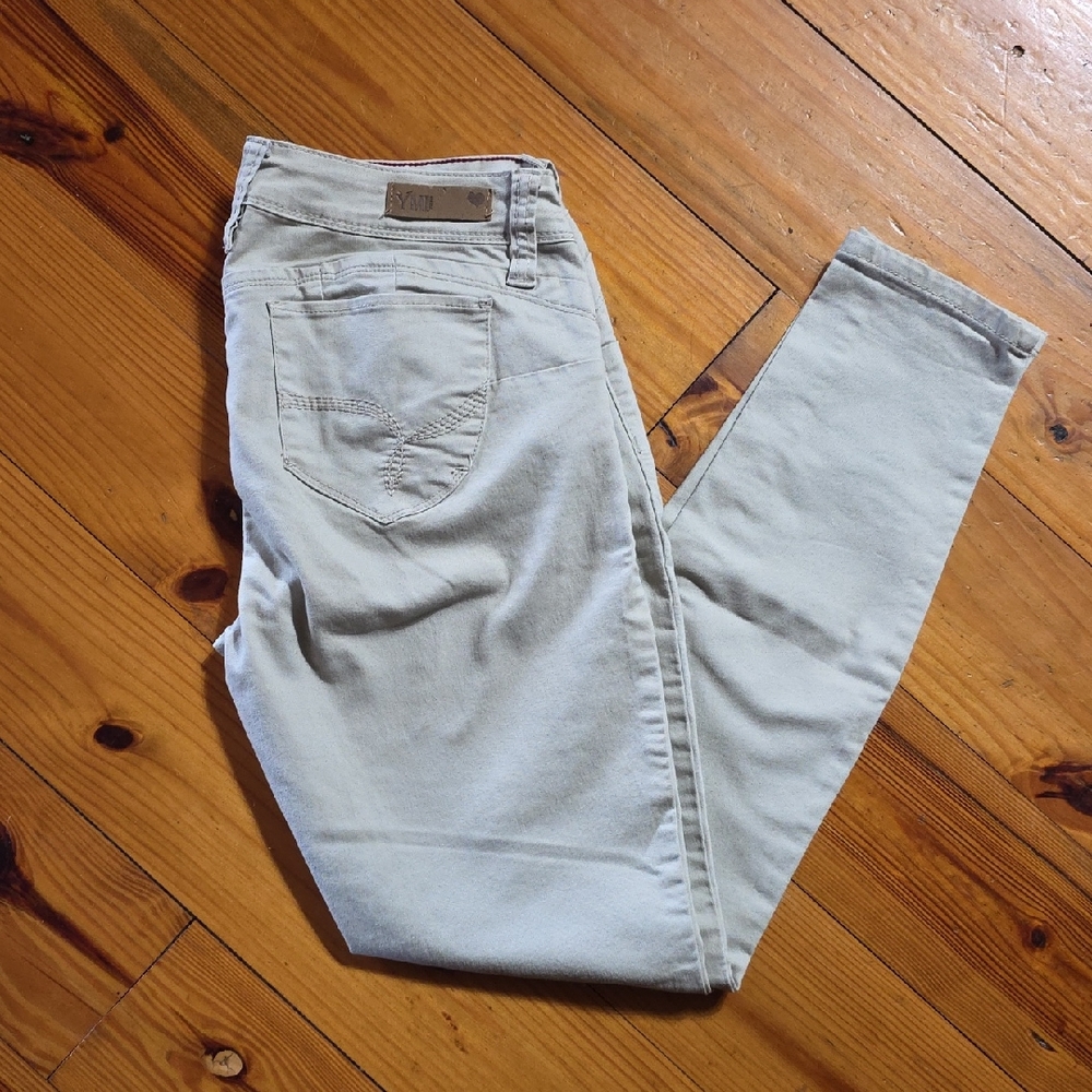 YMI Wanna BetterButt Stylish Khaki Jeans for Women Size 11